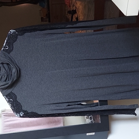 Long sleeve top - Picture 1 of 4